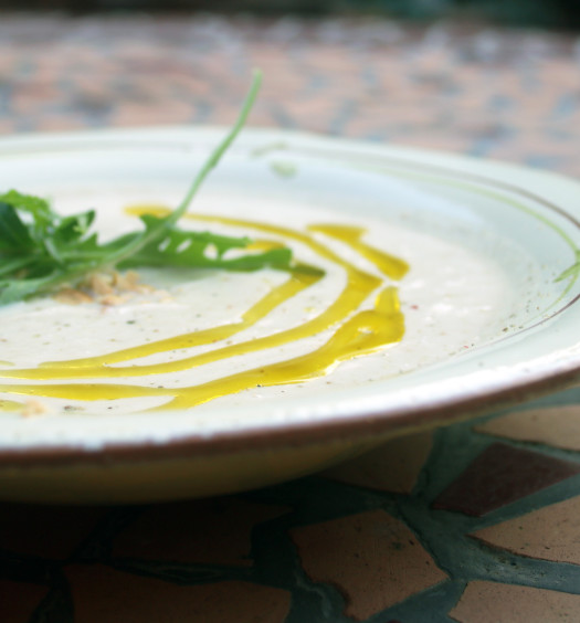 Crema de Coliflor y almendras tostadas