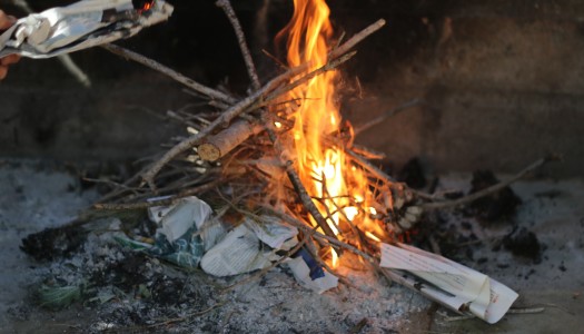 Prepara tu barbacoa en una hoguera sin químicos